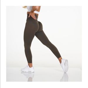 NVGTN Olive Solid Seamless Leggings - XS